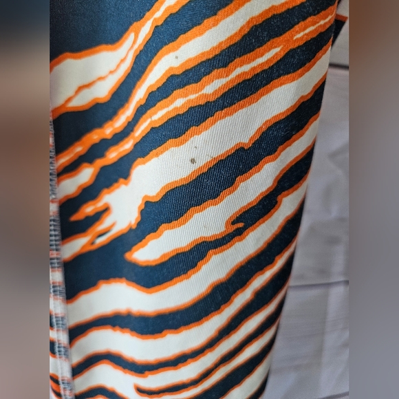 ZUBAZ NFL WOMEN'S CHICAGO BEARS 2 COLOR ZEBRA PRINT CAPRI LEGGING Size XL - Picture 9 of 9